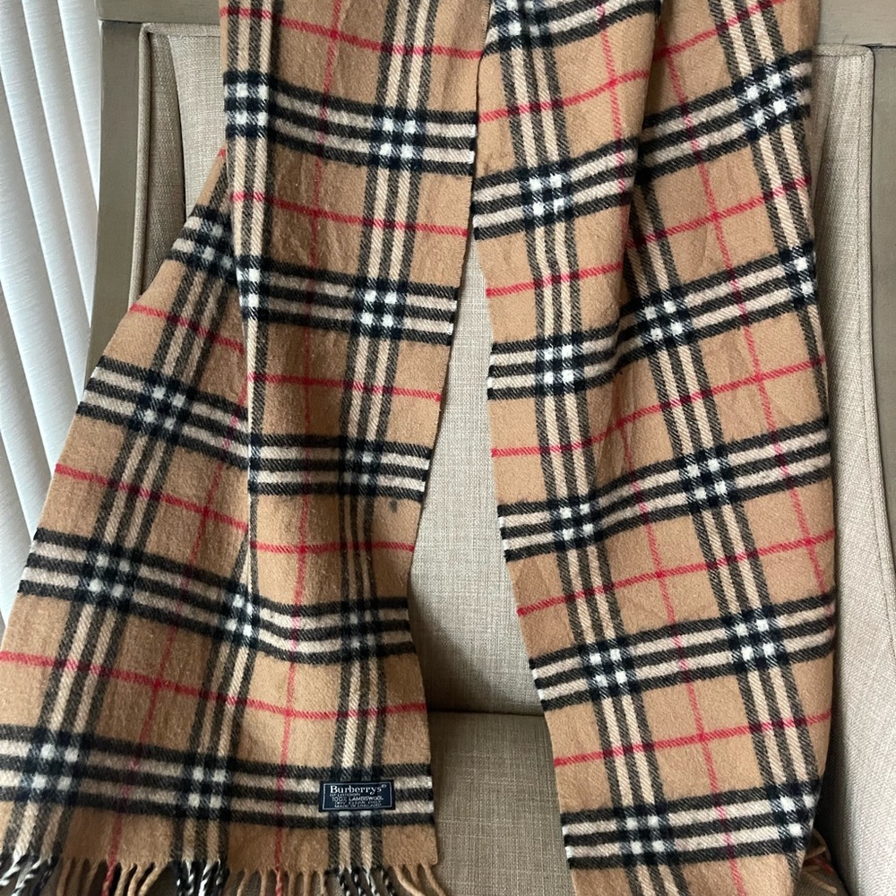 Authentic Burberrys vintage nova check tan scarf (F103) - Picture 6 of 8
